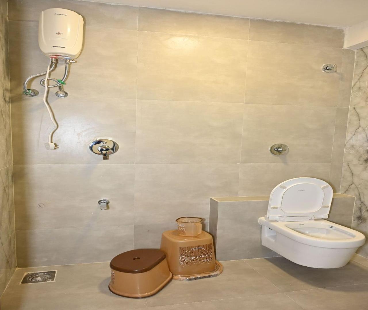 Hotel Avadh Palace, Subhash Bridge, Rto Circle, Ahmedabad Buitenkant foto