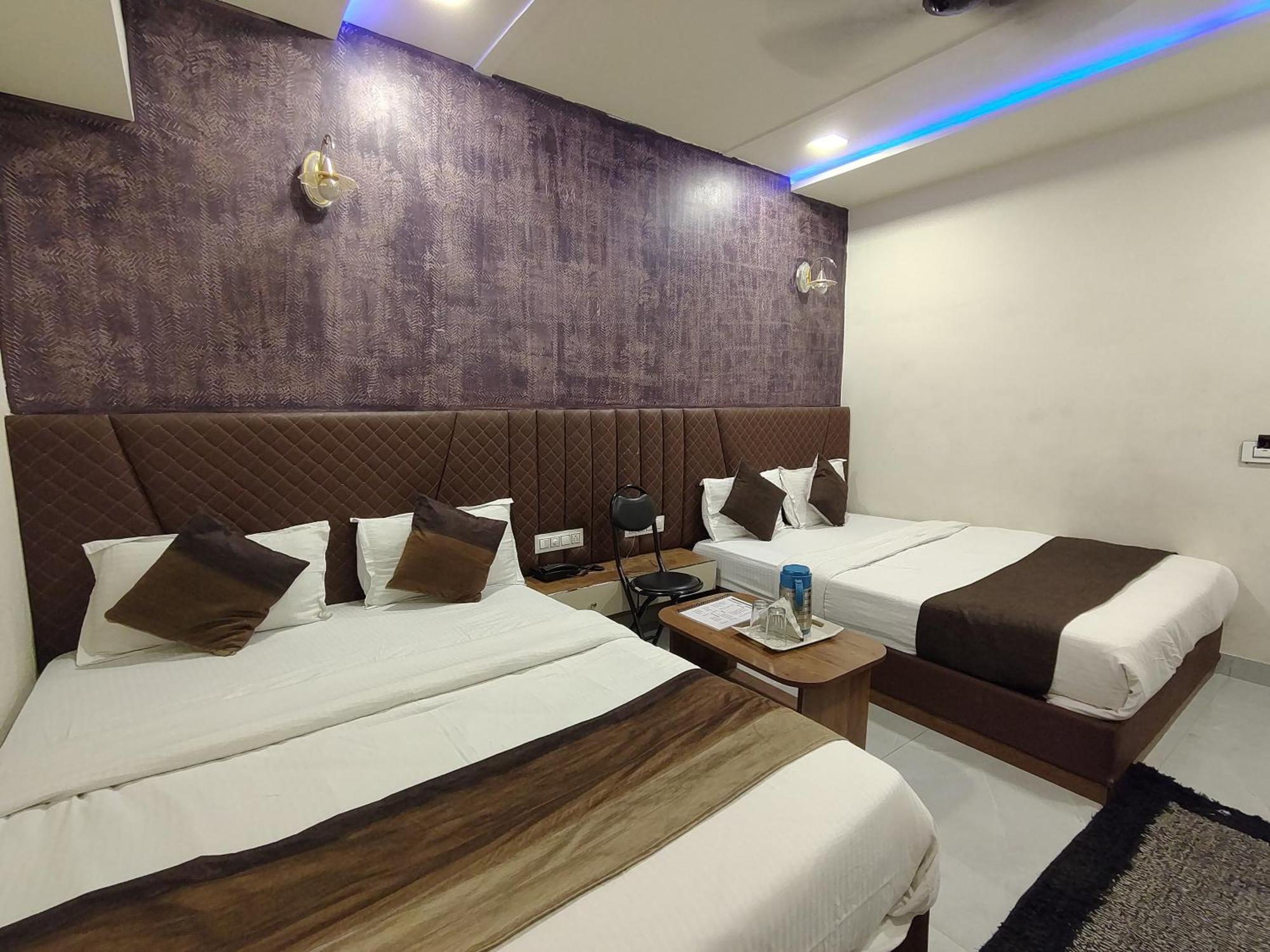 Hotel Avadh Palace, Subhash Bridge, Rto Circle, Ahmedabad Buitenkant foto