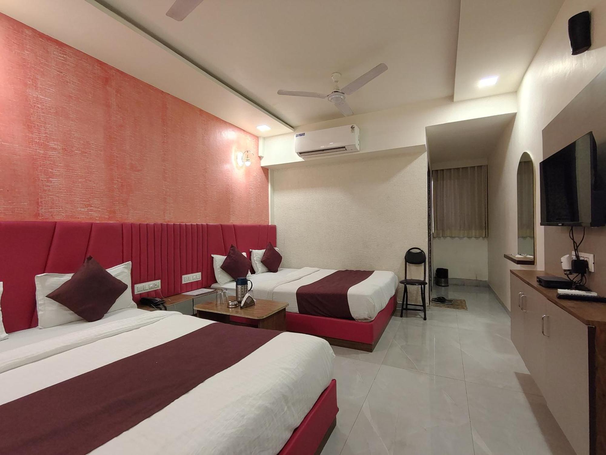 Hotel Avadh Palace, Subhash Bridge, Rto Circle, Ahmedabad Buitenkant foto